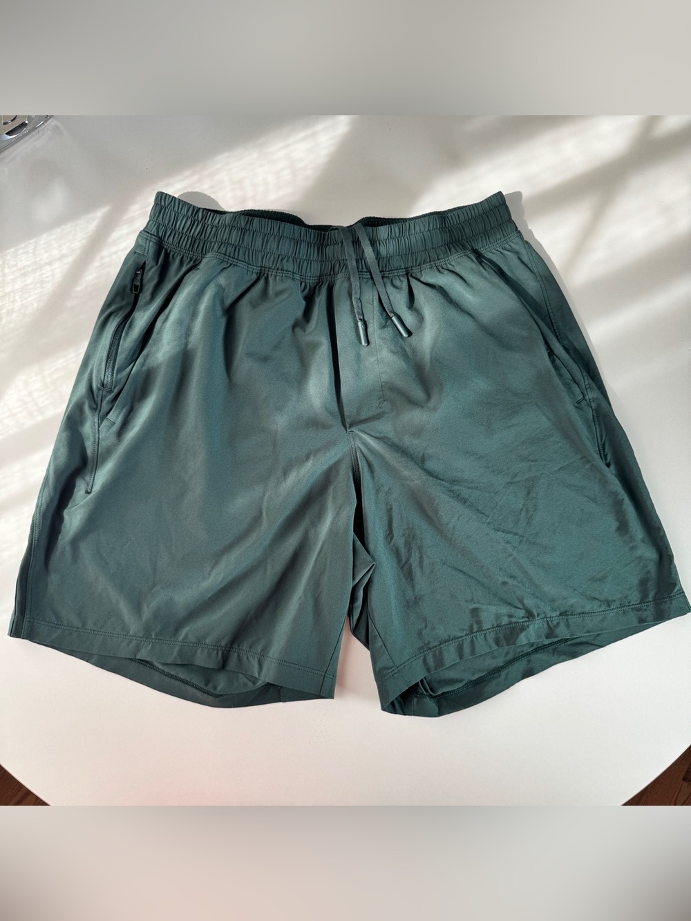 Lululemon Athletic Men's Size M Pace Breaker Shorts 7'' Length Deep Green